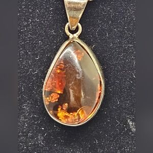 Beautiful, substantial amber necklace in sterling silver